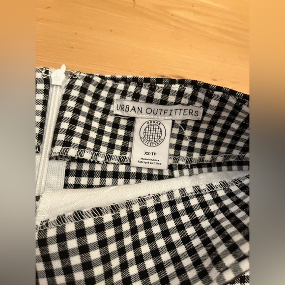 Urban Outfitters - Black & White Checkered Mini Skirt - Picture 7 of 7